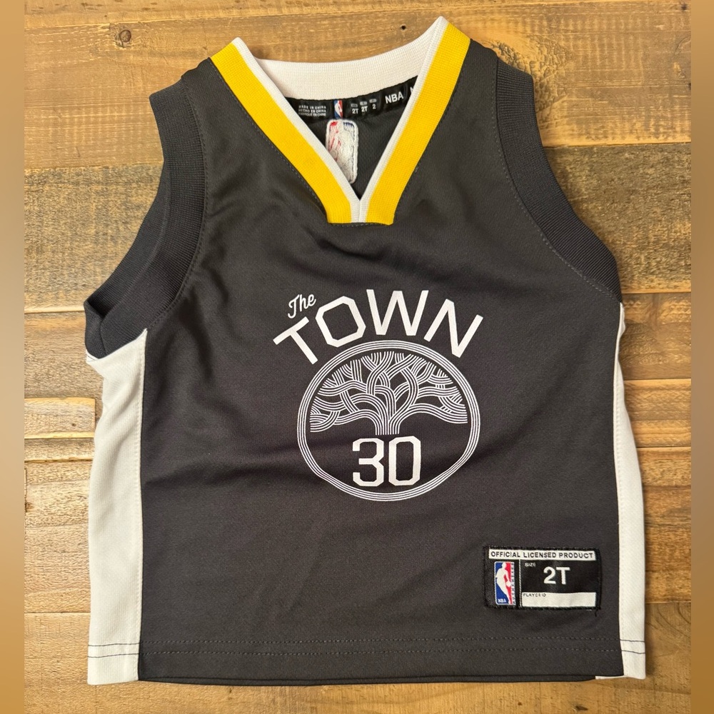 *PRICE DROP 🤑* NBA Kids Black and Yellow 'The Town' Jersey